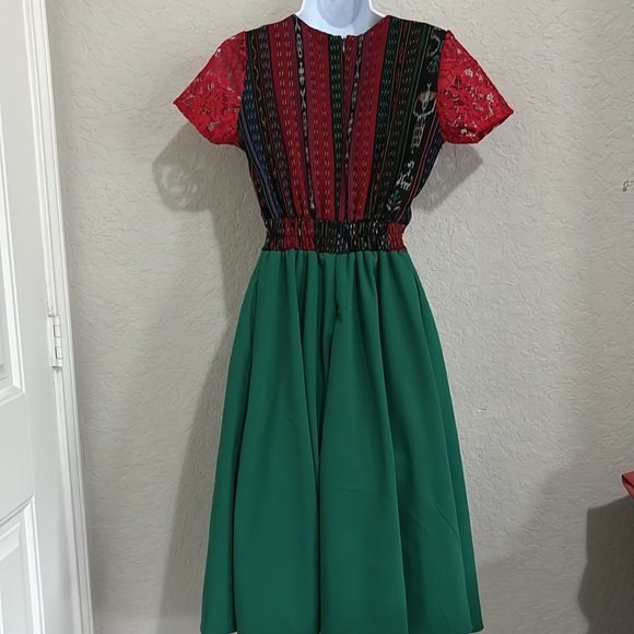 Guatemalan Dress - Picture 4 of 8